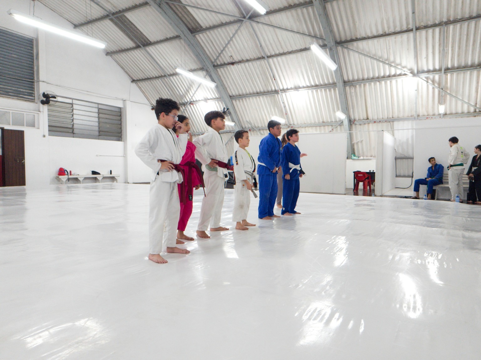 Turma de Jiu-Jitsu infantil na unidade Guarapiranga