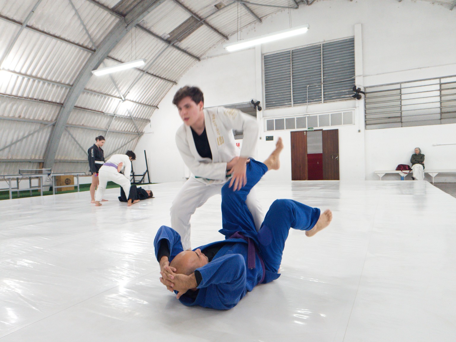 Treino técnico de jiu-jitsu na unidade Guarapiranga