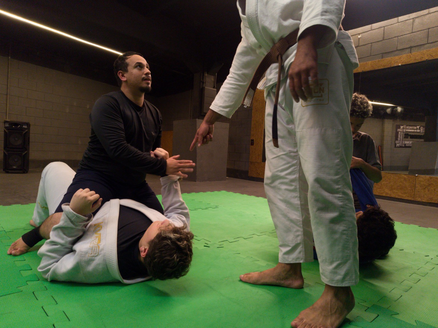 Aplicação prática e evolução em cada sequência. na unidade Guarapiranga II da Zion Jiu-Jitsu