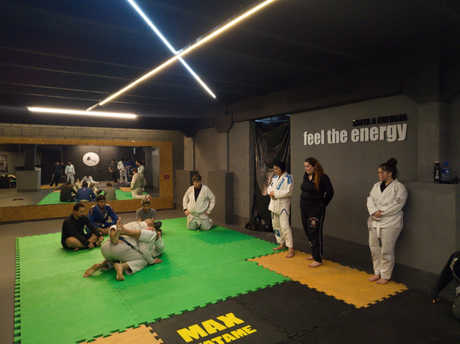 Ajustes de base, distância e controle no tatame. na unidade Guarapiranga II da Zion Jiu-Jitsu